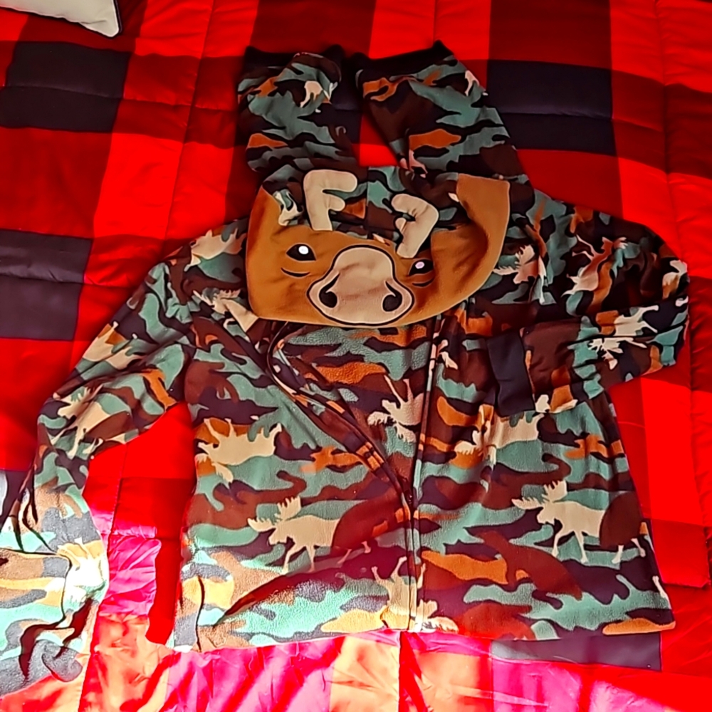 Deer boy's onesie sz 14/16